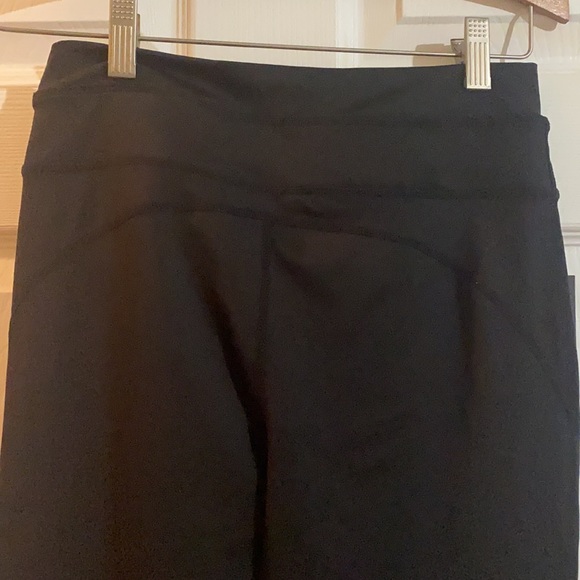 NWT DLB flag nor fail M v cut front leggings. Sold out and rare. - Picture 8 of 11